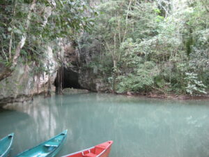 barton creek cave in belize