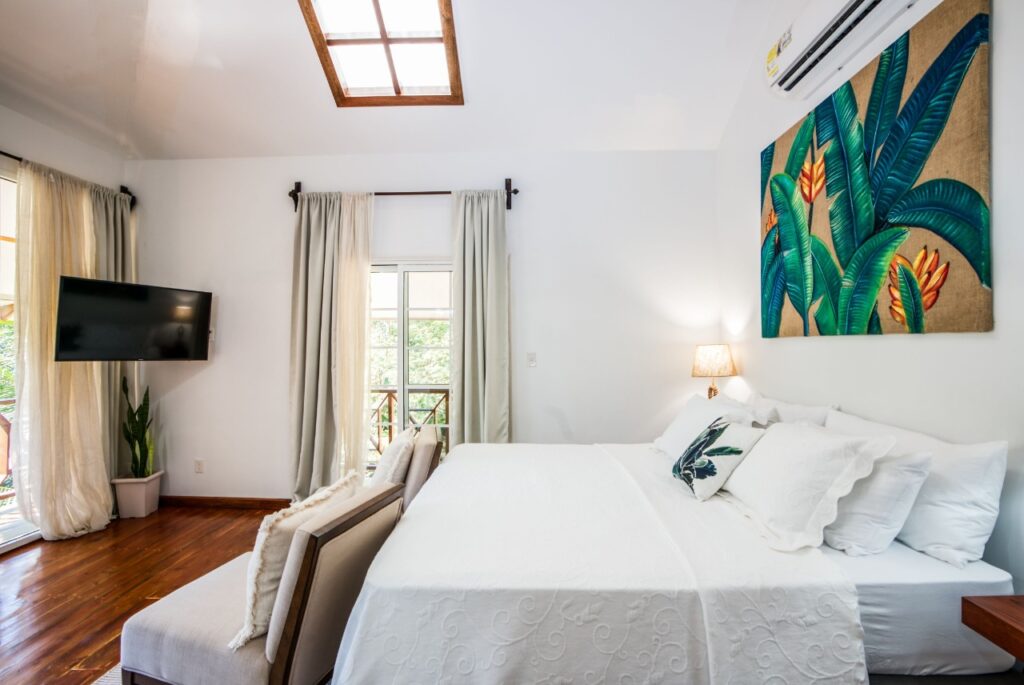 luxury living in belize